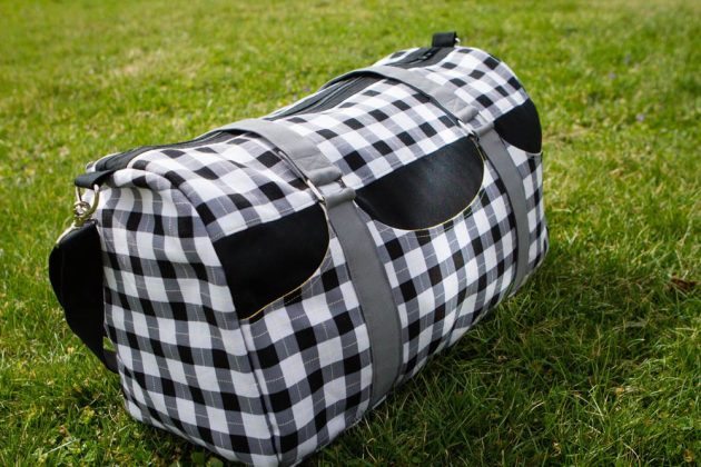Betz White Road Tripper Duffle sewn by Sew Fearless3