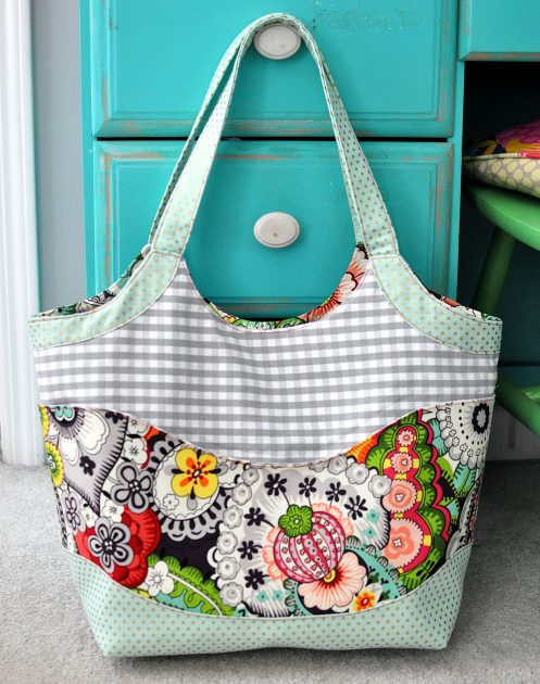 Smile and Wave Tote Bag: New Pattern! - Betz White